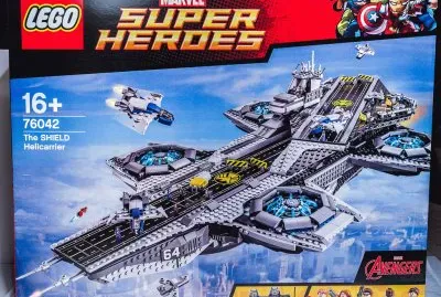 lage marvel super heroes