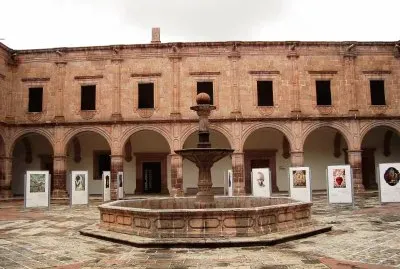 Centro Cultural Clavijero, Morelia.