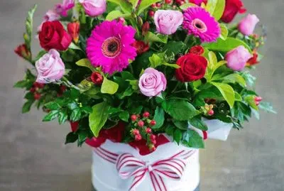 Pretty Floral Arrangement in a Hat Box