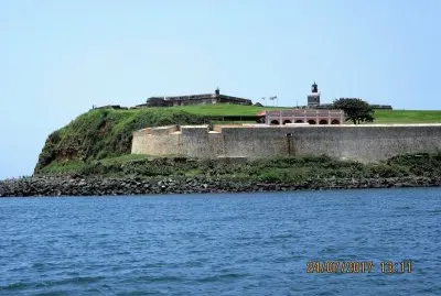 Muralla y fuerte en San Juan, Puerto Rico.