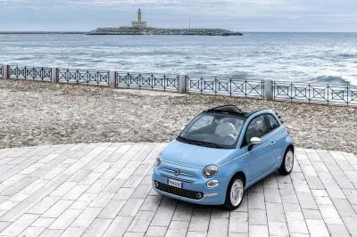 nuova FIAT 500 al mare jigsaw puzzle