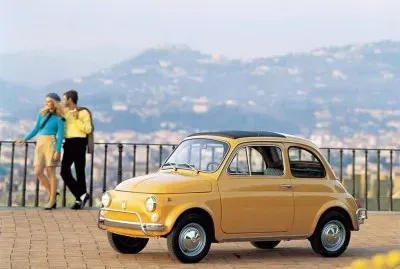 FIAT 500 gialla