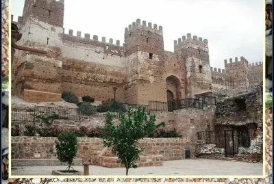 BAÃ‘OS DE LA ENCINA (JAÃ‰N) - CASTILLO BIEN CONSERVADO