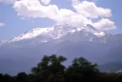 Volcanes nevados en el Valle de Puebla.