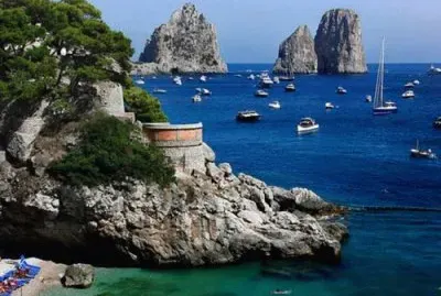 Capri les Faraglioni