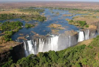 Zimbabwe chutes Victoria