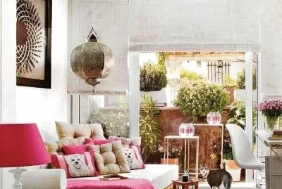 AMBIENTE CON JARDIN