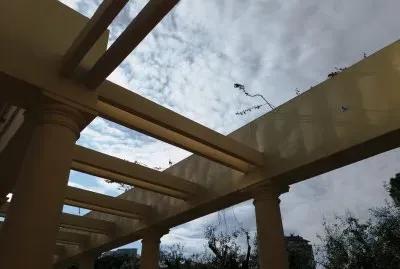 jardines junto al palau de la musica