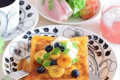 Toast Fruits