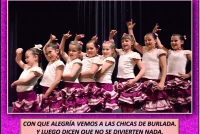 CON QUE ALEGRÃA VEMOS A LAS CHICAS DE BURLADA.