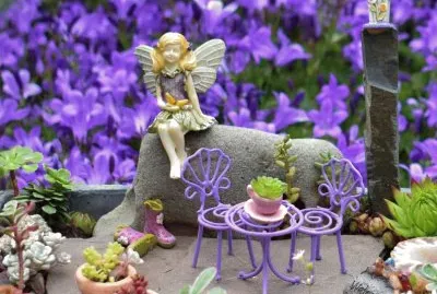 פאזל של Cute Fairy Garden Table and Chairs