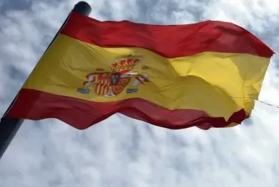 banderas en el puerto