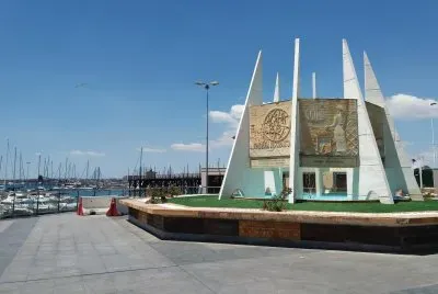 torrevieja-monumento al coralista