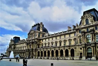 El Louvre, ParÃ­s.