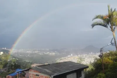 פאזל של arco iris desde casa