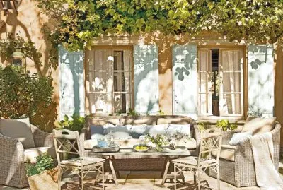 PÃ©rgola cubierta en la Provenza