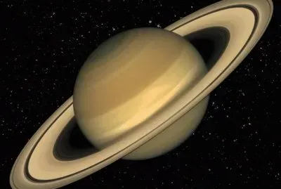 Saturno es el planeta con anillos a su alrededor