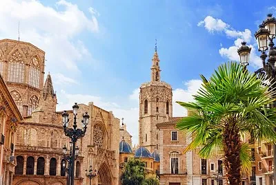 Valencia y el Miguelete al fondo jigsaw puzzle