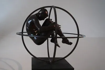 Wie door de wereld wil kommen moet zich krommen!