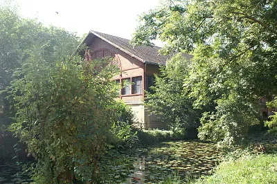 Le rÃ©fectoire de DMC et son Ã©tang jigsaw puzzle