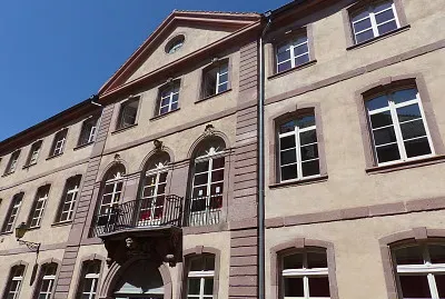 L 'Ã©cole Cour de Lorraine