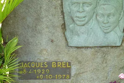 PolynÃ©sie - Hiva Oa - tombe de J. Brel jigsaw puzzle