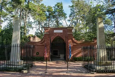 Washington family tomb at Mount Vernon