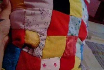 almohadita de retazos