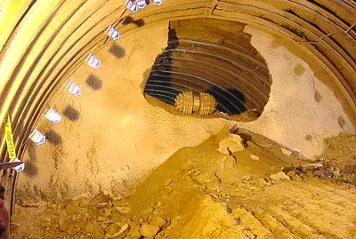 TUNEL GUAYASAMIN - QUITO