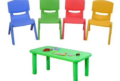 פאזל של chairs and table