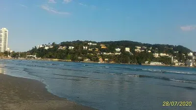 Praia da Enseada com a Península - Guarujá - SP