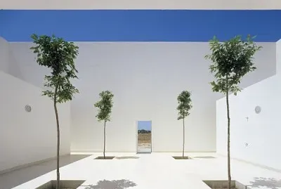 Minimalist internal patio