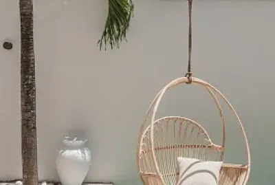 Pool swing seat