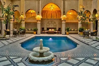 Riad pool and fountain