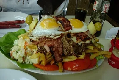 Chivito al pan Uruguayo