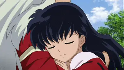 inuyasha abraza a kagome de haber regresado