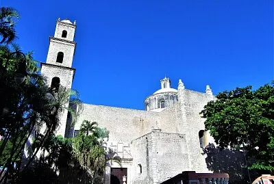 Templo en MÃ©rida, YucatÃ¡n.