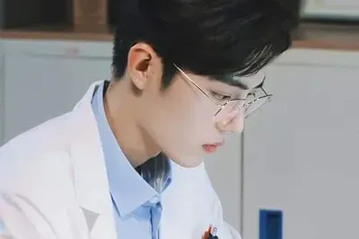 ä¸­åœ‹å¤§é™¸ç”·æ¼”å“¡ è‚–æˆ° jigsaw puzzle