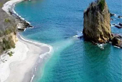 PLAYA NEGRA Y LA TORTUGA DE LOS FRAILES