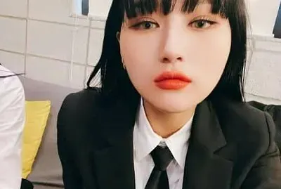 LEE SIYEON jigsaw puzzle