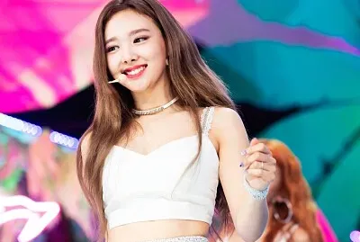 NAYEON - TWICE