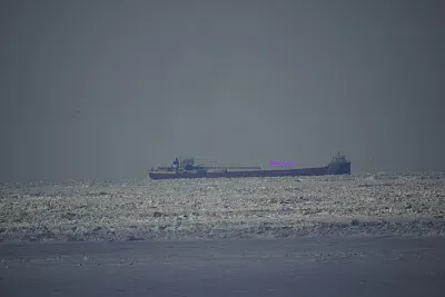 AmA stuck in ice Lake Erie Feb 2015