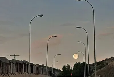 mira que luna