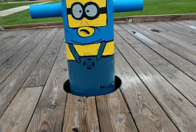 Algonac,MI/USA boardwalk bolland, painted