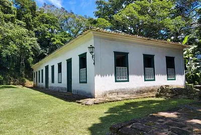 colonial
