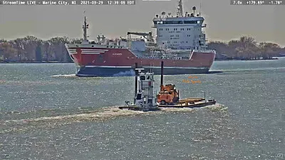 Tug Debbie Lee passing M/T AlgoNorth at Marine City,MI/USA