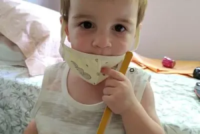 Ethan com máscara (julho 2020)