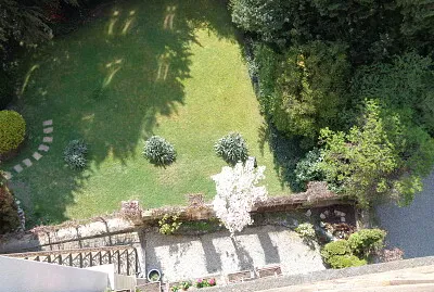 Neuchâtel jardine et arbre en fleur