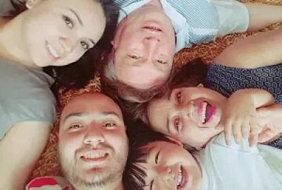 FAMILIA