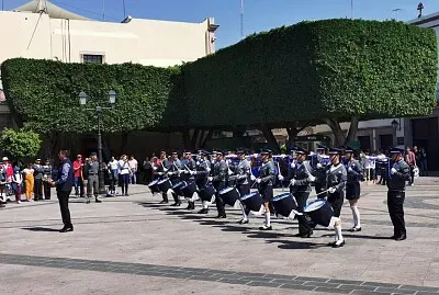 Banda de guerra H jigsaw puzzle